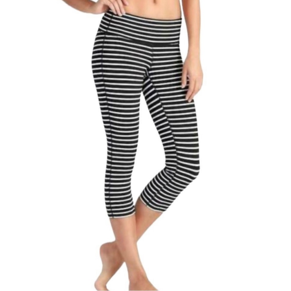 Athleta Stripes Chaturanga Capri leggings size small very gently used - Picture 2 of 10